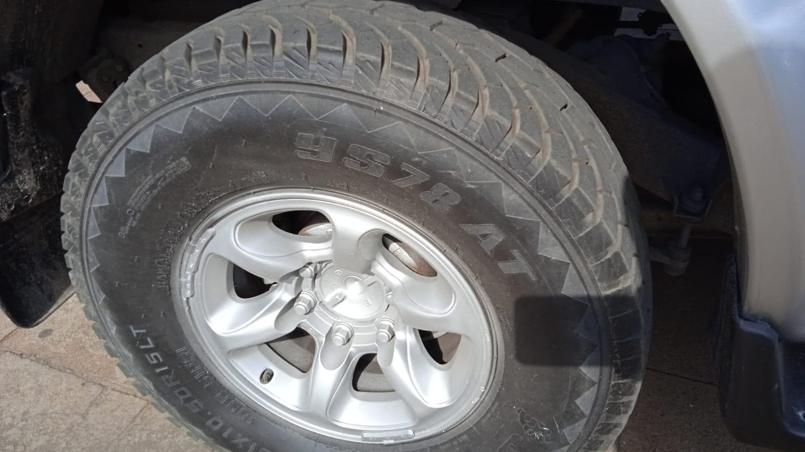 Mitsubishi Pajero · — imagem 9