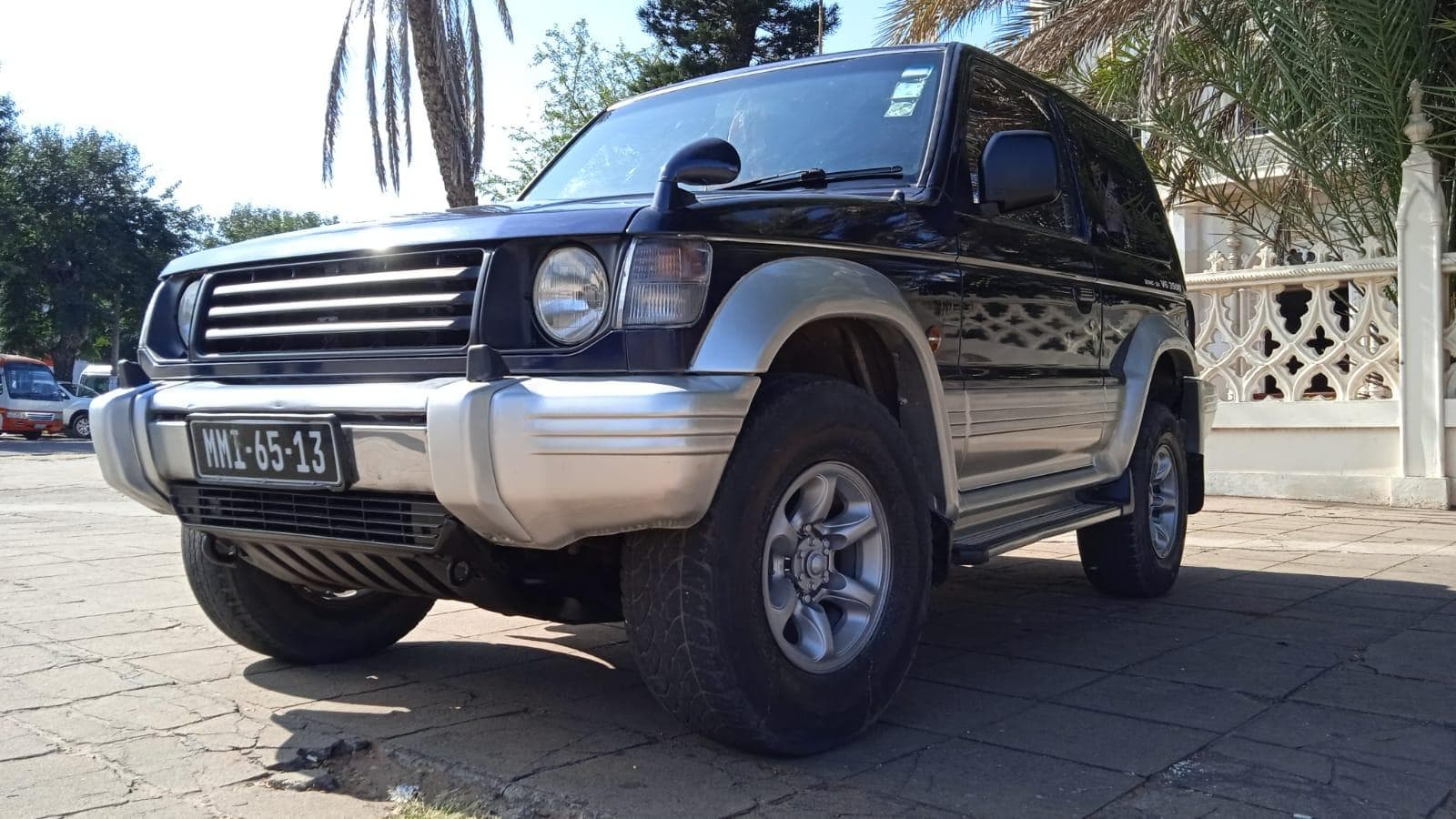 Mitsubishi Pajero · — imagem 1