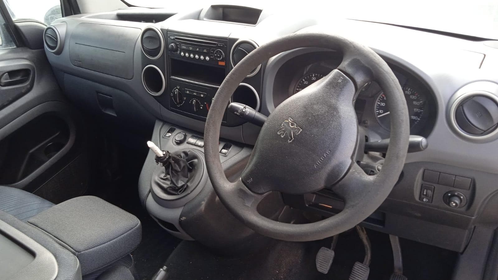 Peugeot Partner · — imagem 4