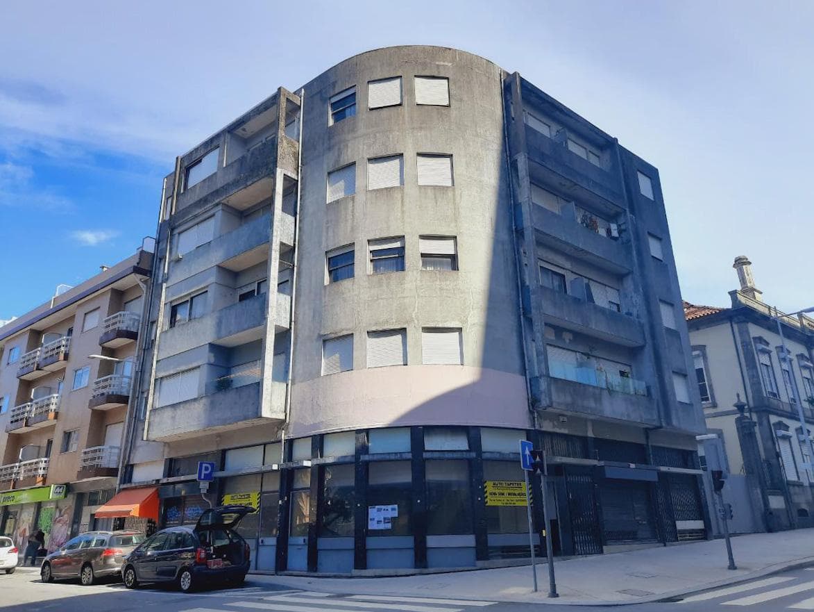 Edifício de 6 Pisos  · Porto — imagen 1