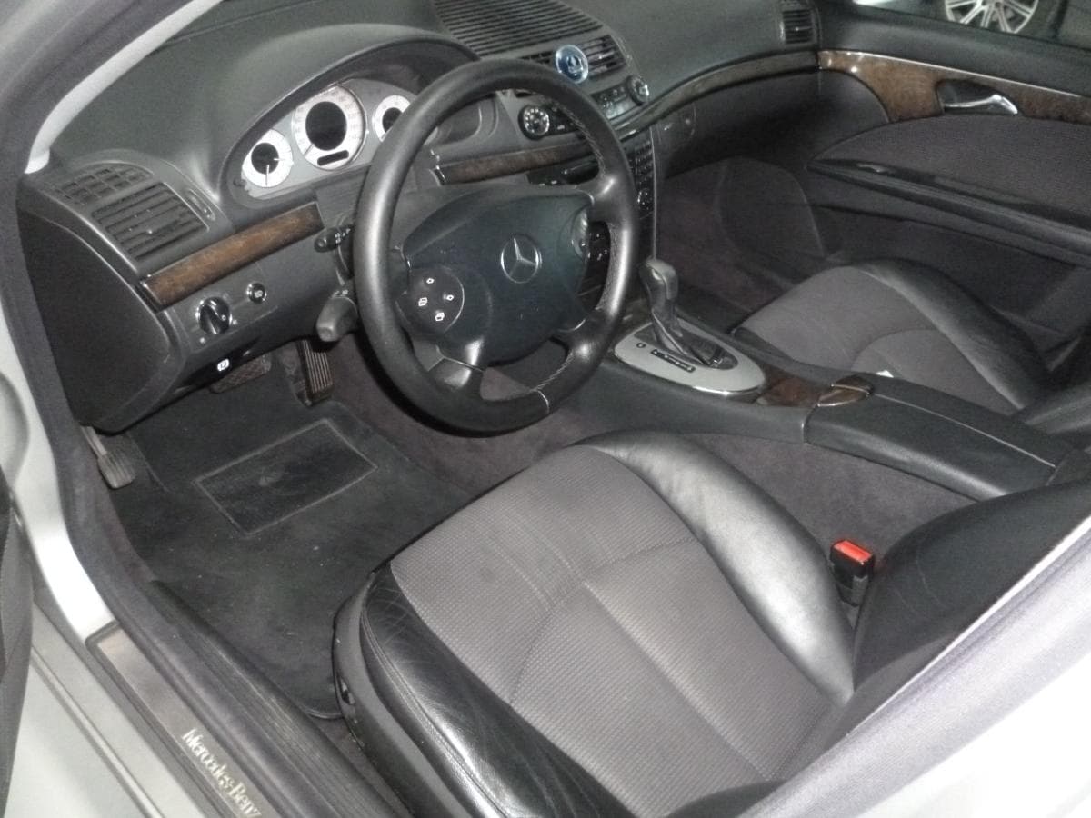 Mercedes-Benz E 320D · Ano 2003 — image 7