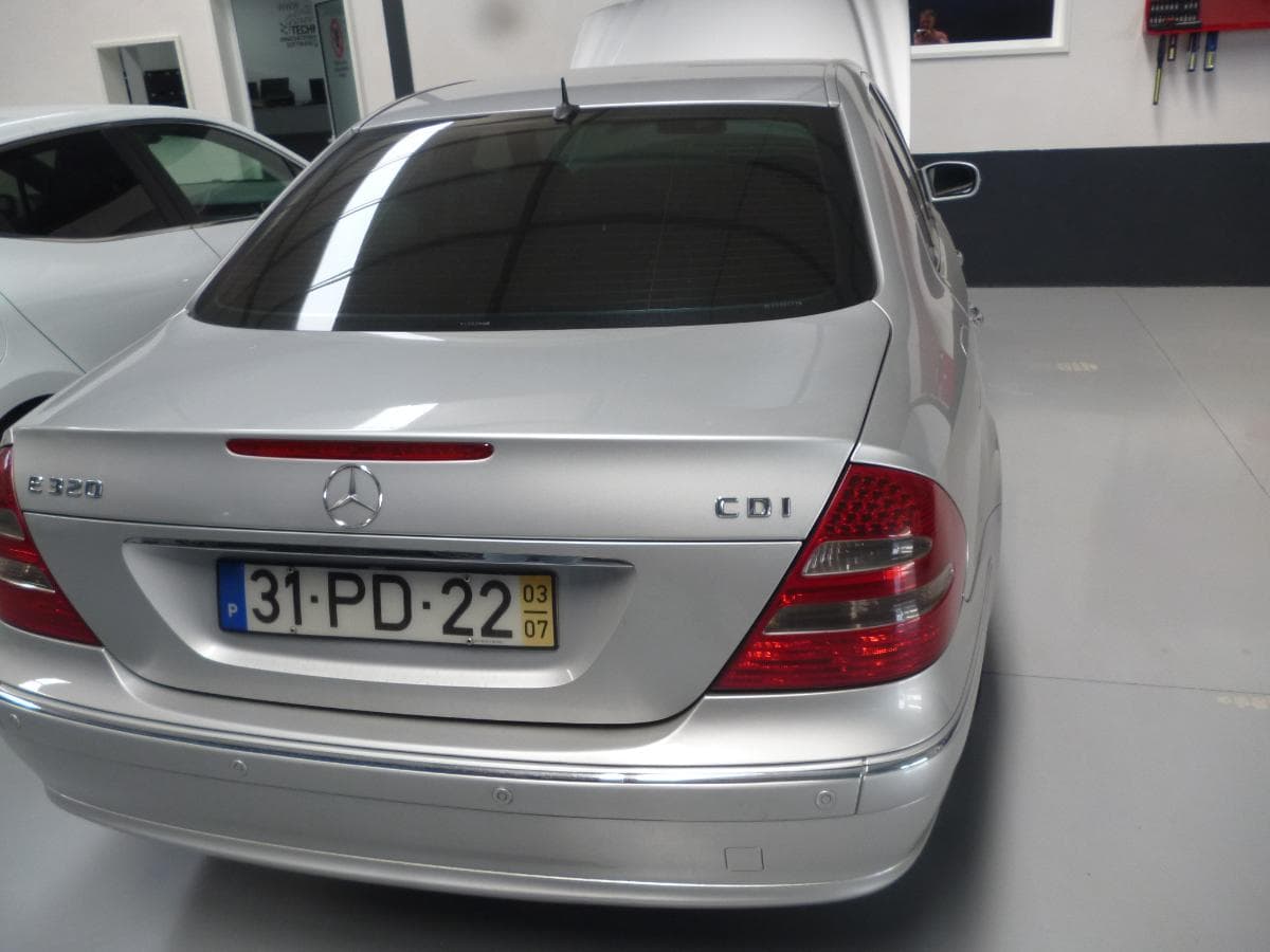 Mercedes-Benz E 320D · Ano 2003 — image 5