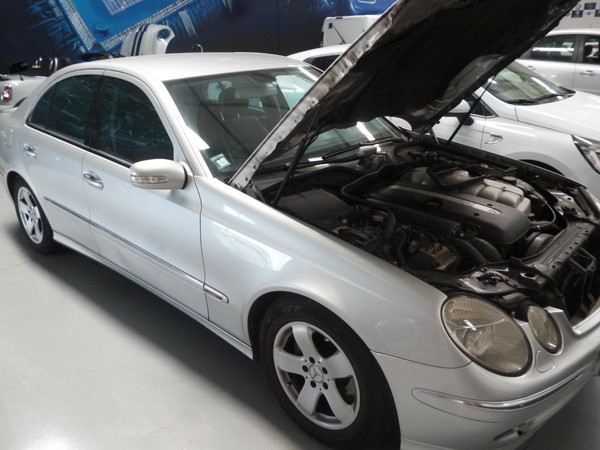 Mercedes-Benz E 320D · Ano 2003 — image 1