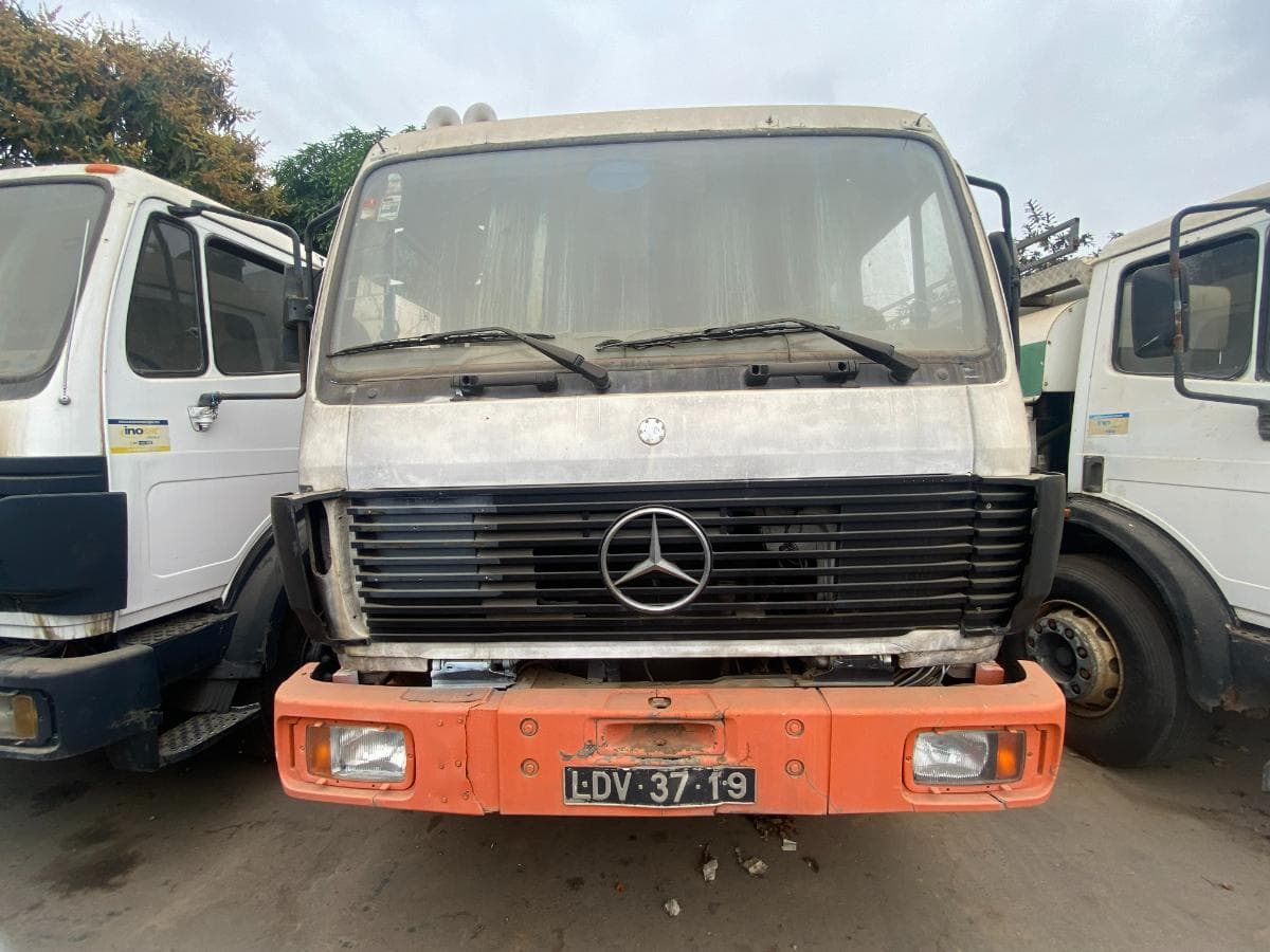 Camião Cisterna Mercedes-Benz 1935 (4X2) — imagem 5