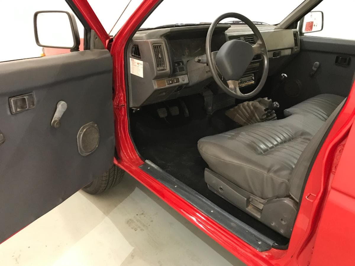 Nissan Pick UP 2.5D · Ano 1990 — image 15