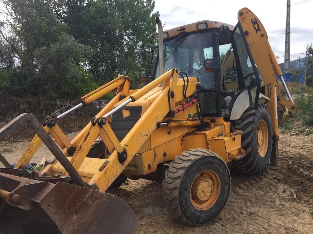 Retroescavadora JCB 3CX — imagem 1
