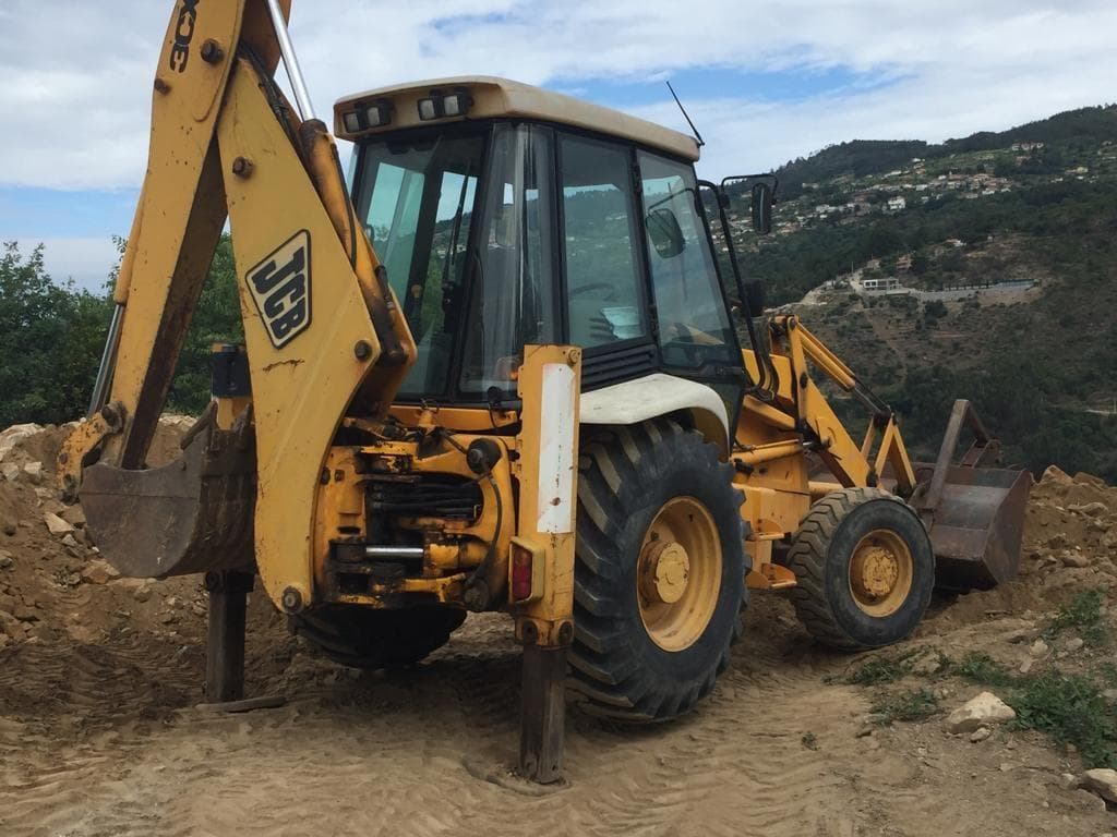 Retroescavadora JCB 3CX — imagem 2