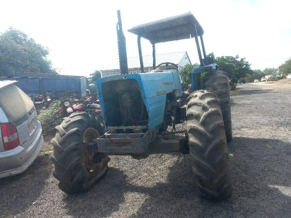 Tractor Landine · — imagen 3