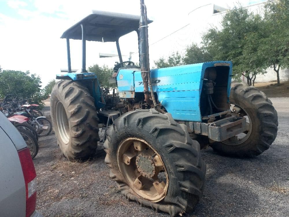 Tractor Landine · — imagen 4