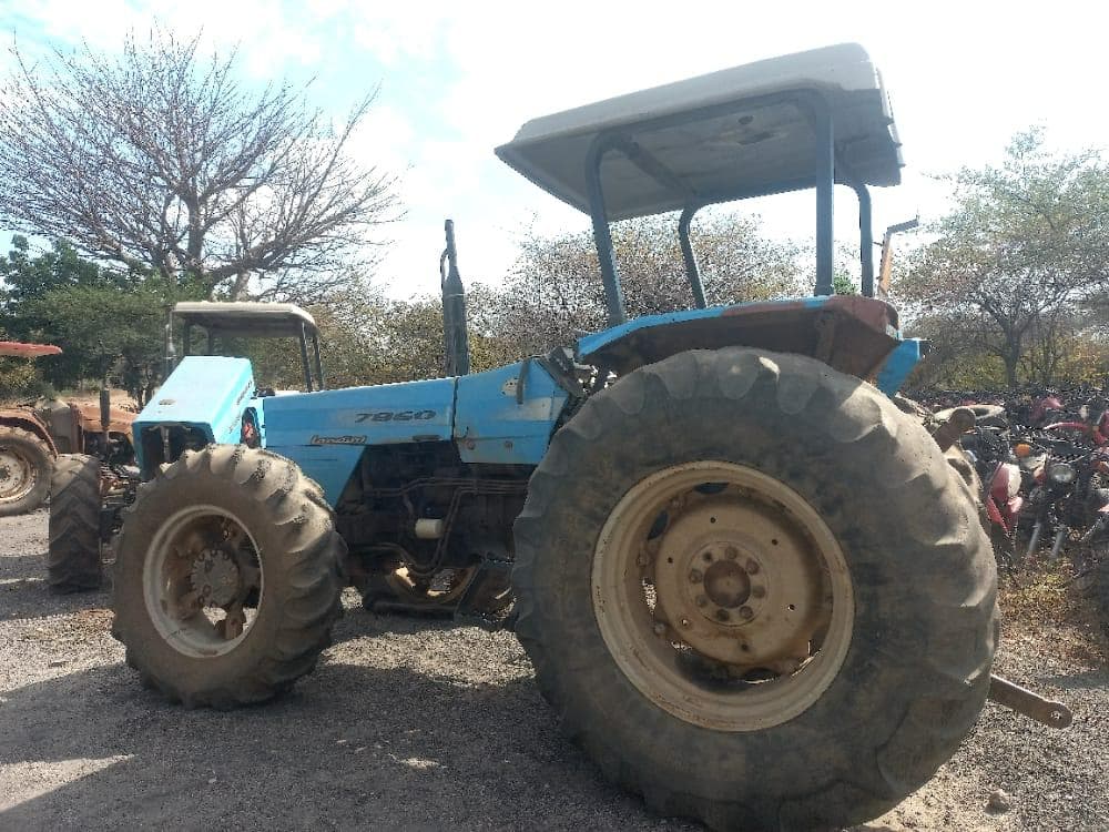 Tractor Landine · — imagen 5
