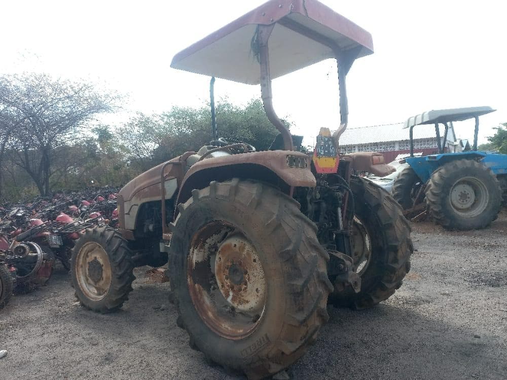 Tractor Foton · — imagem 5