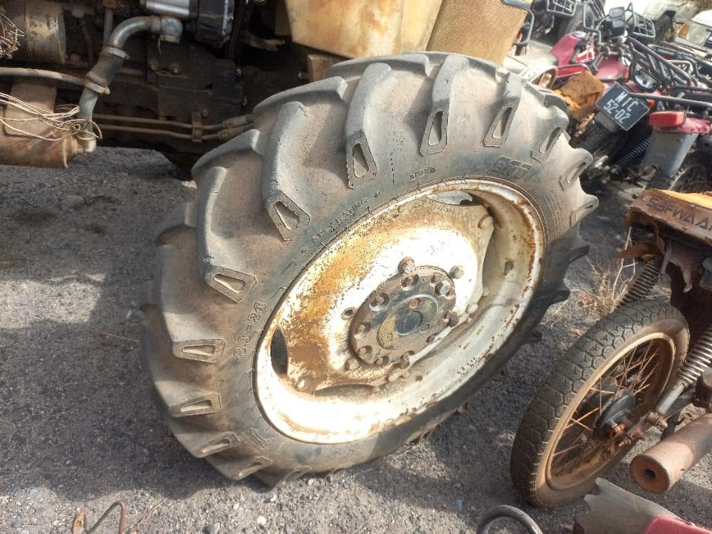 Tractor Foton · — imagem 10