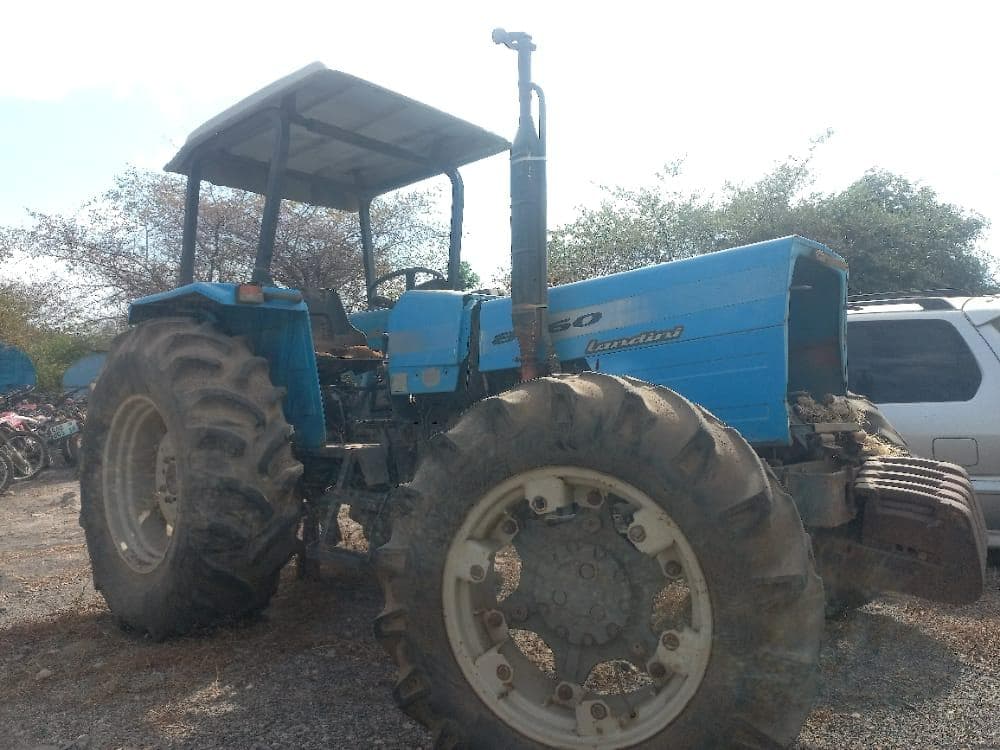 Tractor Landine ·
