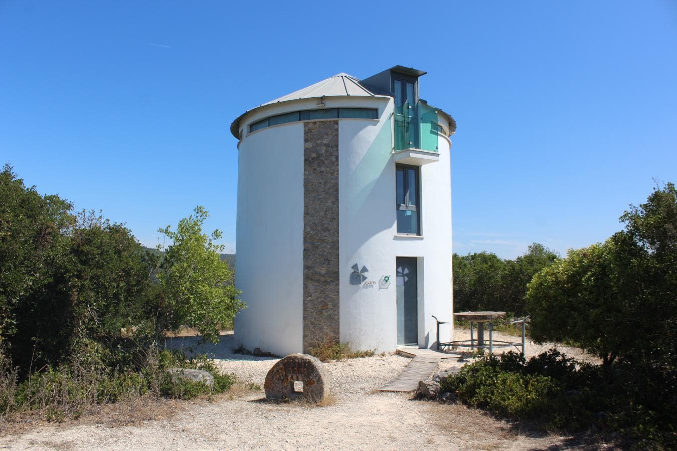1/2 de Casa de arrecadação + Terreno · Rio Maior, Santarém — imagen 1