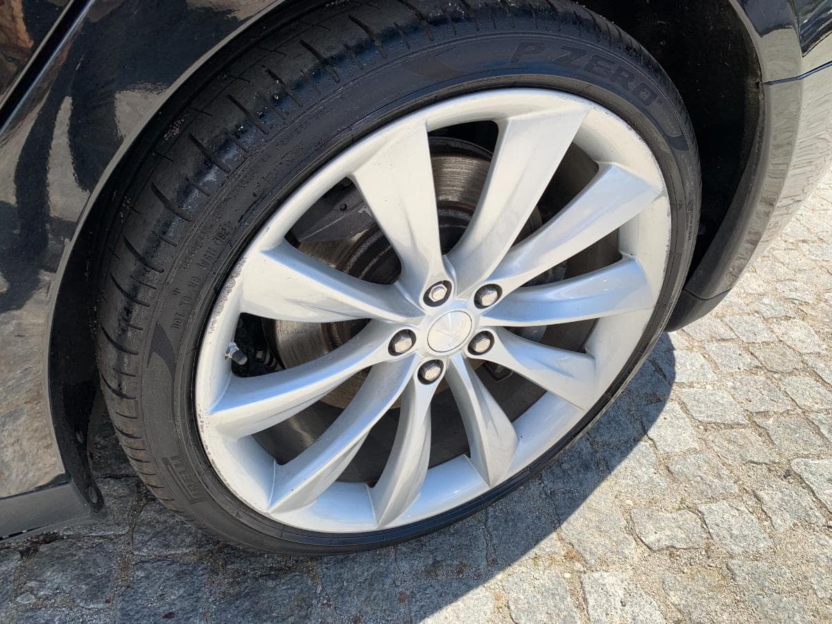 Tesla Model S 85 · Ano 2014 — imagen 19