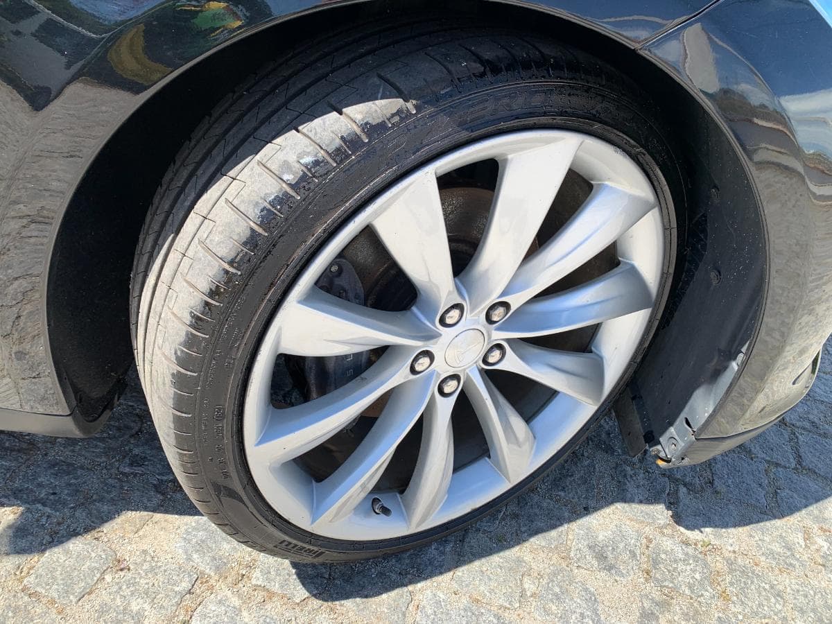 Tesla Model S 85 · Ano 2014 — imagen 21