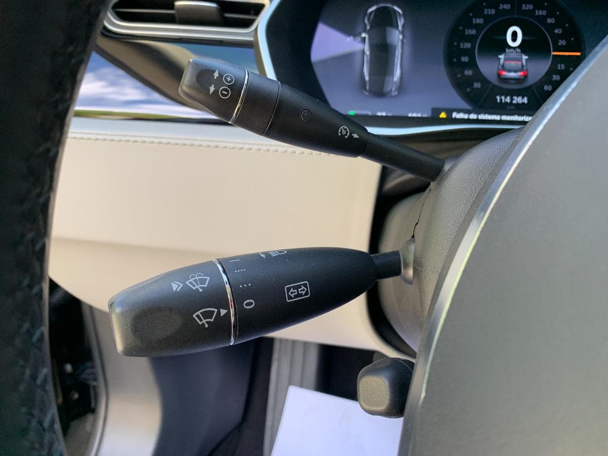 Tesla Model S 85 · Ano 2014 — imagen 26