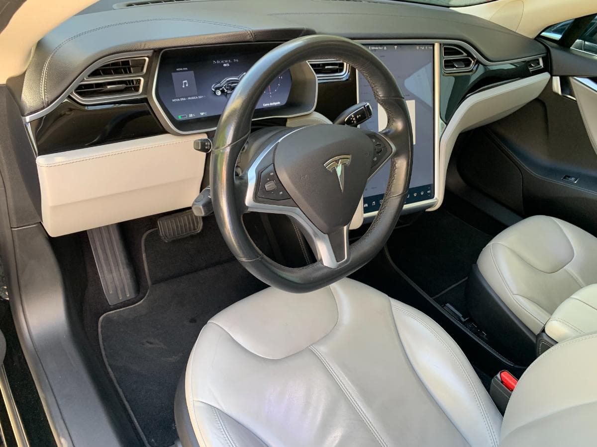 Tesla Model S 85 · Ano 2014 — imagen 24