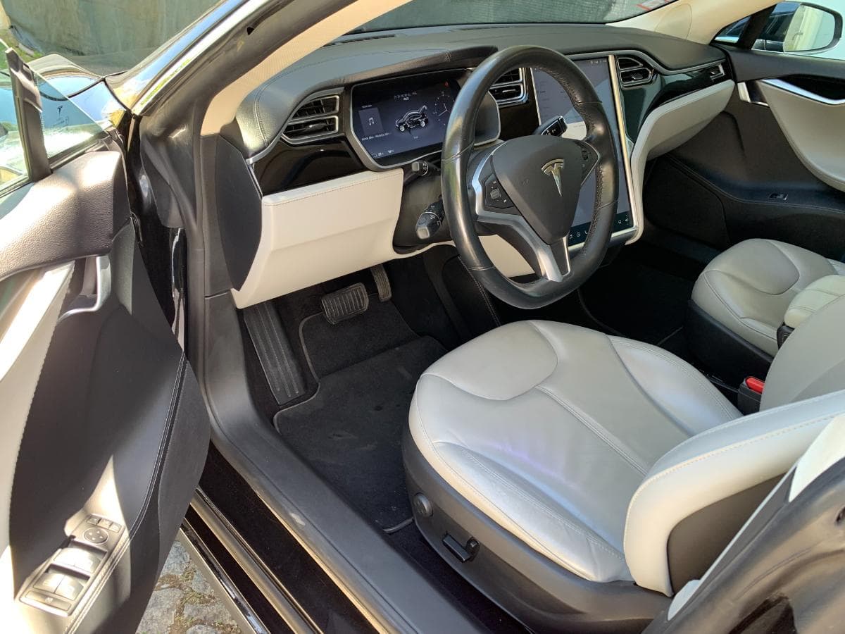 Tesla Model S 85 · Ano 2014 — imagen 23
