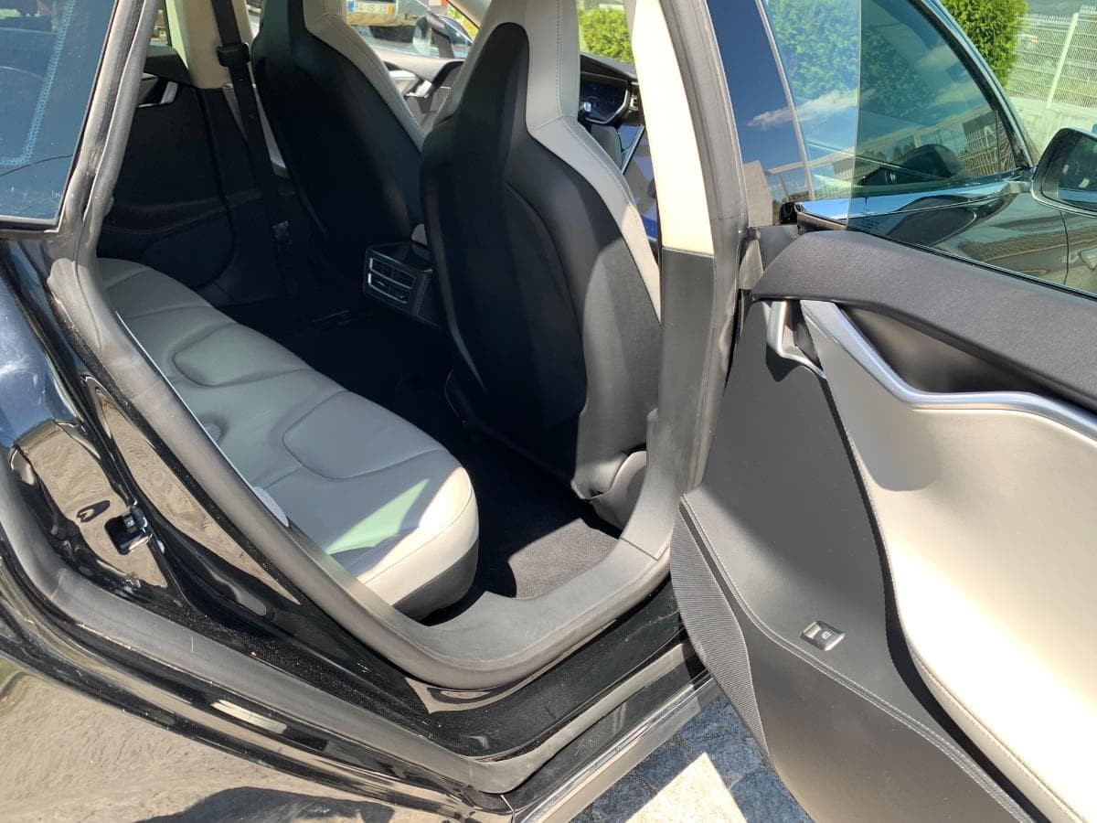 Tesla Model S 85 · Ano 2014 — imagen 34
