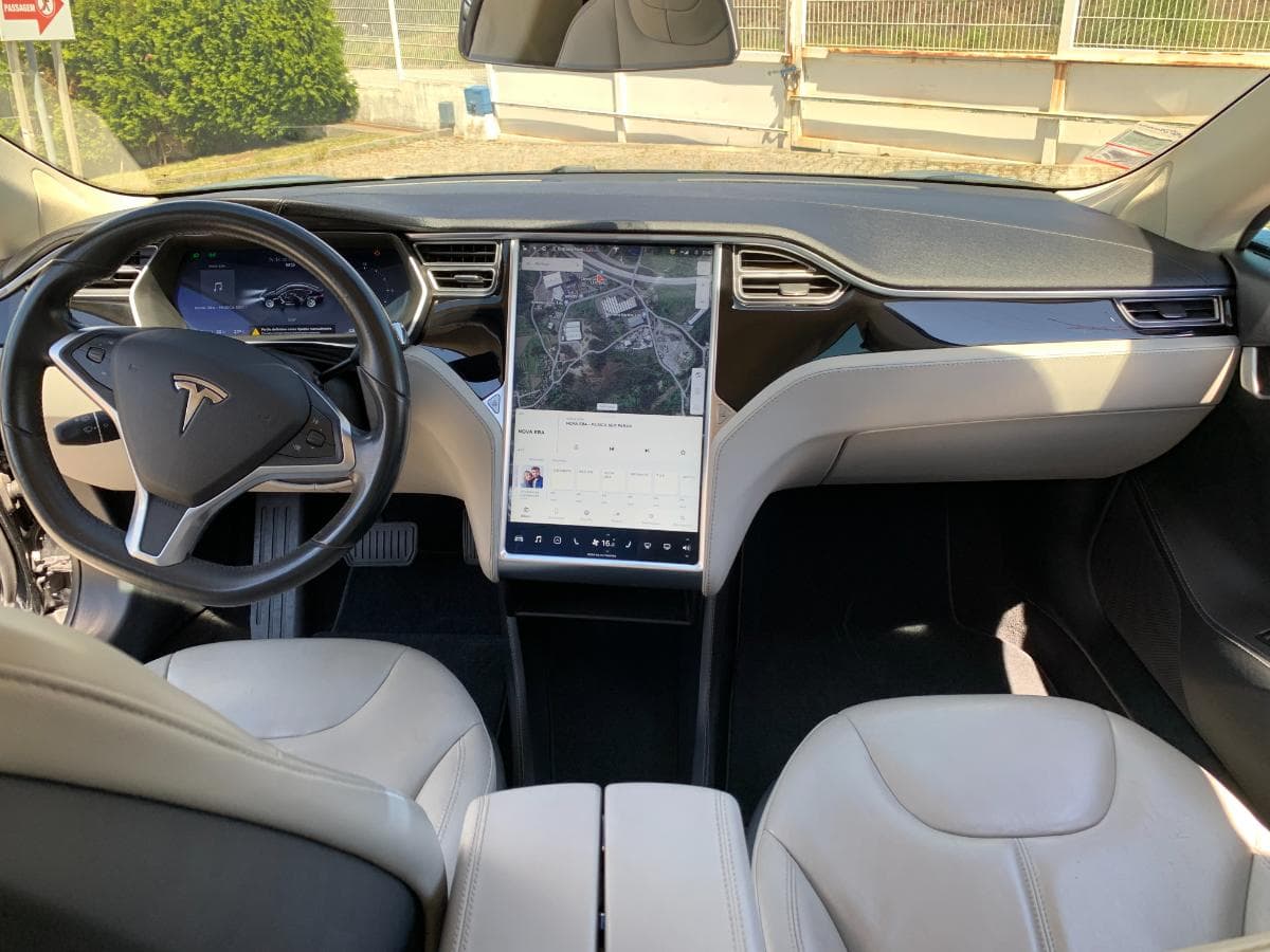 Tesla Model S 85 · Ano 2014 — imagen 38
