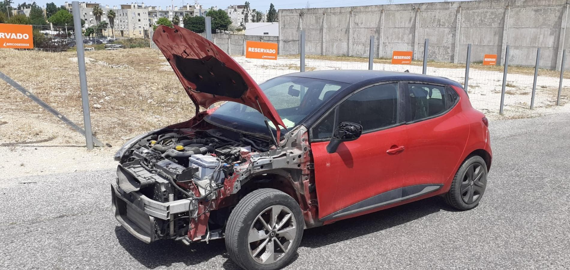 Renault Clio 1.5DCI · Ano 2014 — image 2