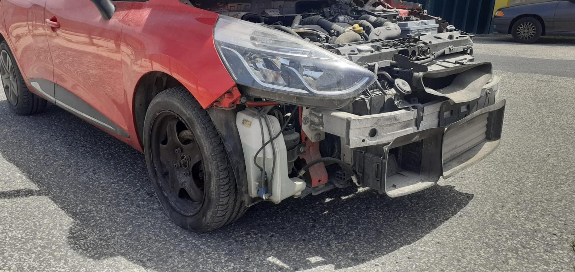 Renault Clio 1.5DCI · Ano 2014 — image 8