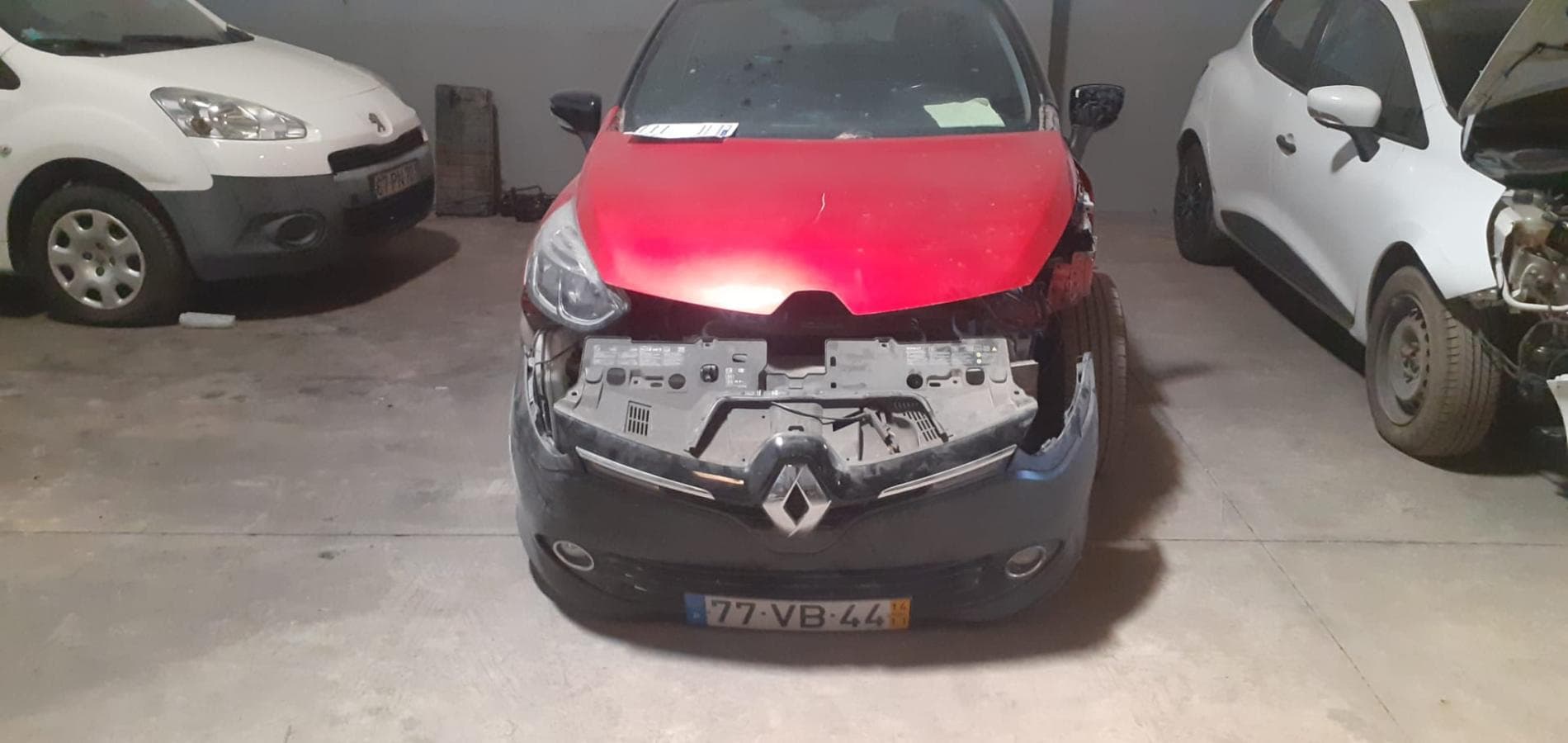 Renault Clio 1.5DCI · Ano 2014 — image 10