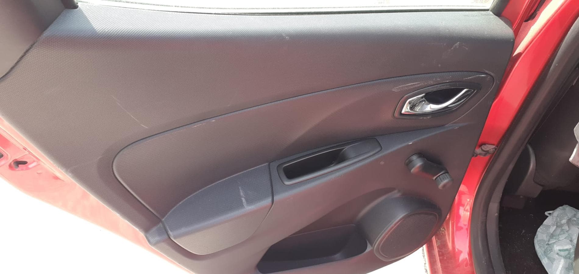 Renault Clio 1.5DCI · Ano 2014 — image 30