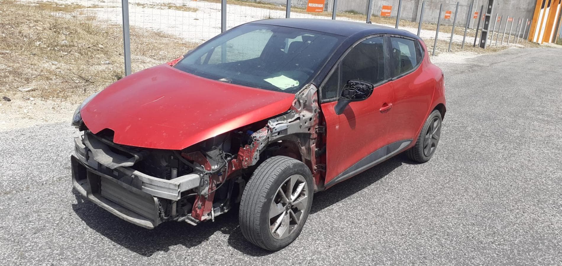Renault Clio 1.5DCI · Ano 2014 — image 15