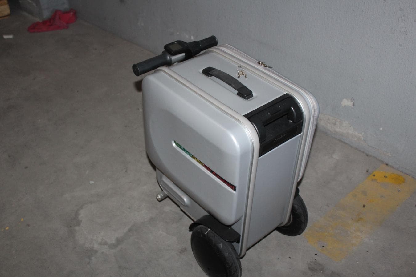 Scooter com mala de pilotagem inteligente — imagem 8