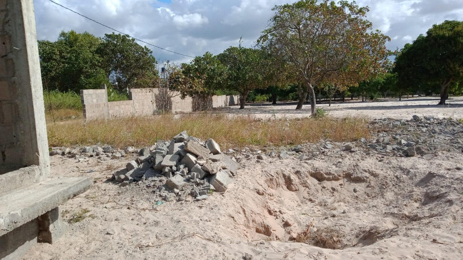 Infraestruturas em terreno  com 7500m2 — imagen 11