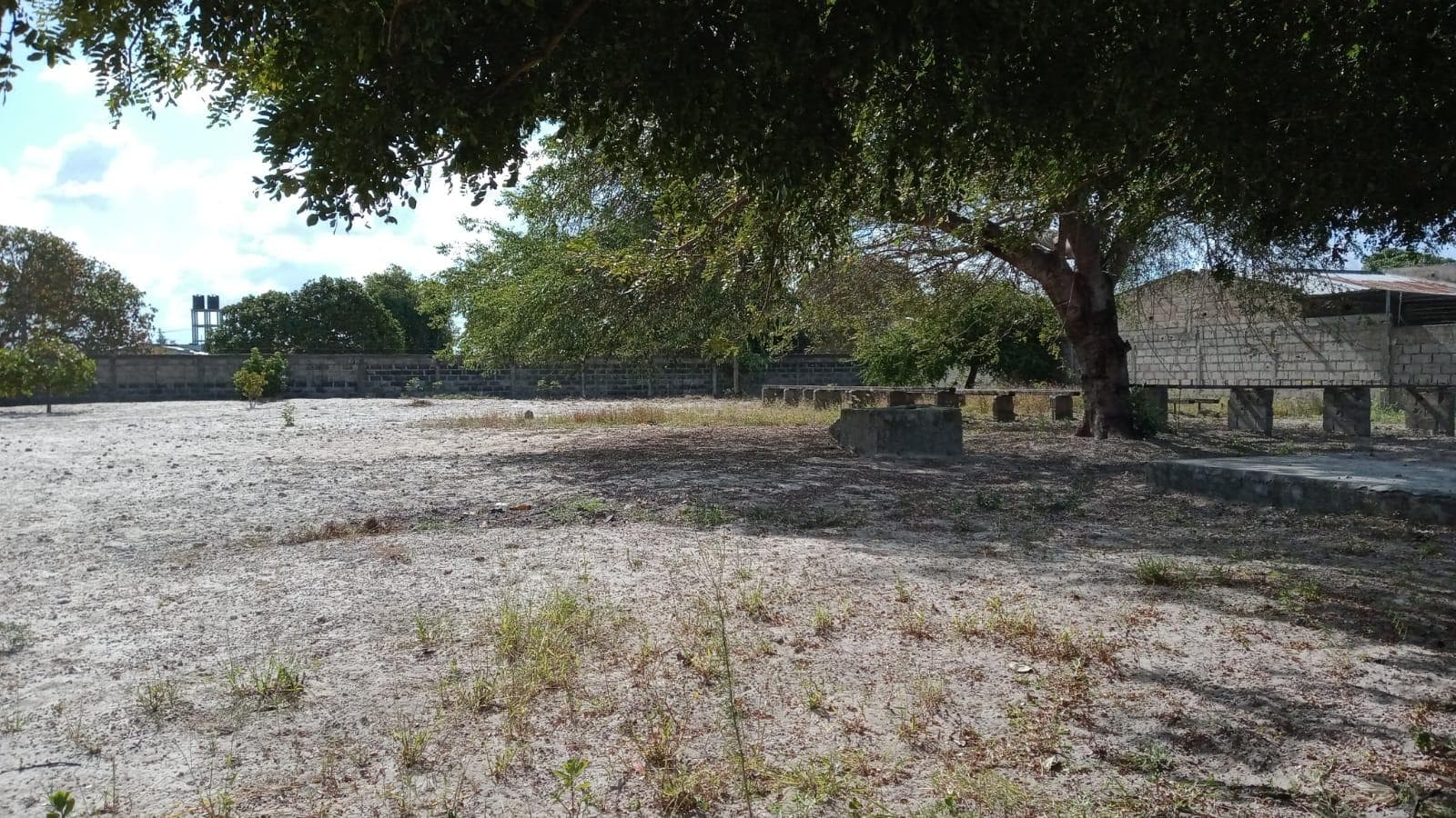 Infraestruturas em terreno  com 7500m2 — imagen 14