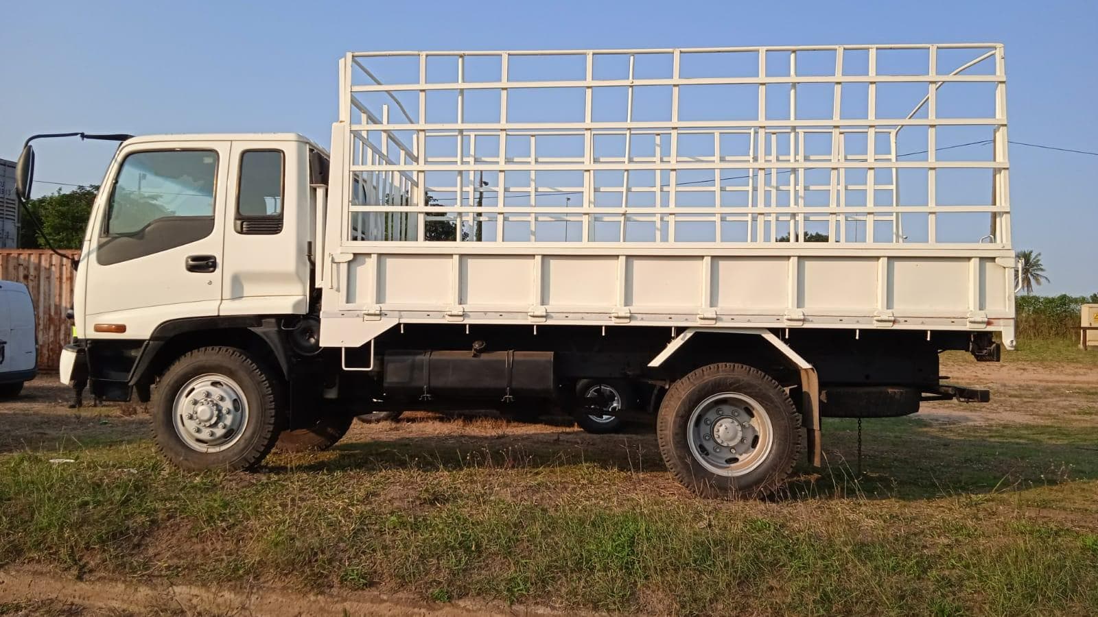 Isuzu · — imagen 4