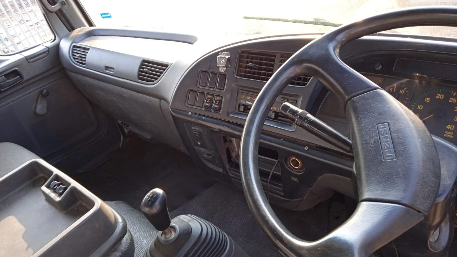 Isuzu · — imagen 10