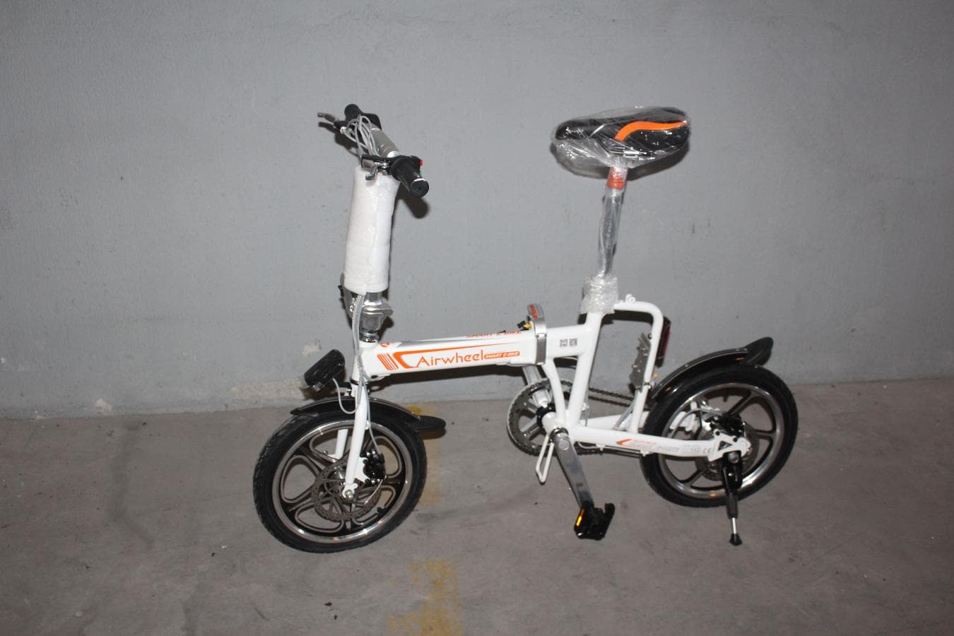 Bicicleta elétrica dobrável 'Airwheel R5' — imagem 5