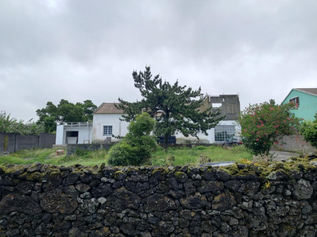 LEILÃO SUSPENSO · Moradia c/ Logradouro · Lagoa, Ilha de São Miguel — imagen 1