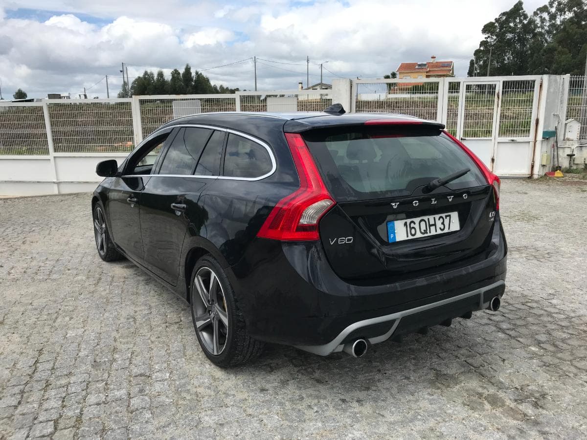 Volvo V60 D3 · Ano 2012 — imagem 11