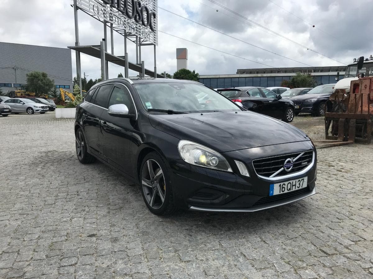 Volvo V60 D3 · Ano 2012 — imagem 1