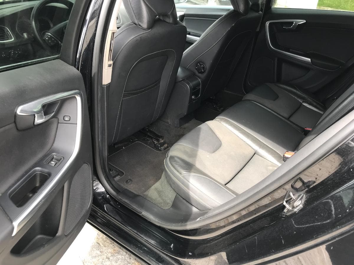 Volvo V60 D3 · Ano 2012 — imagem 22