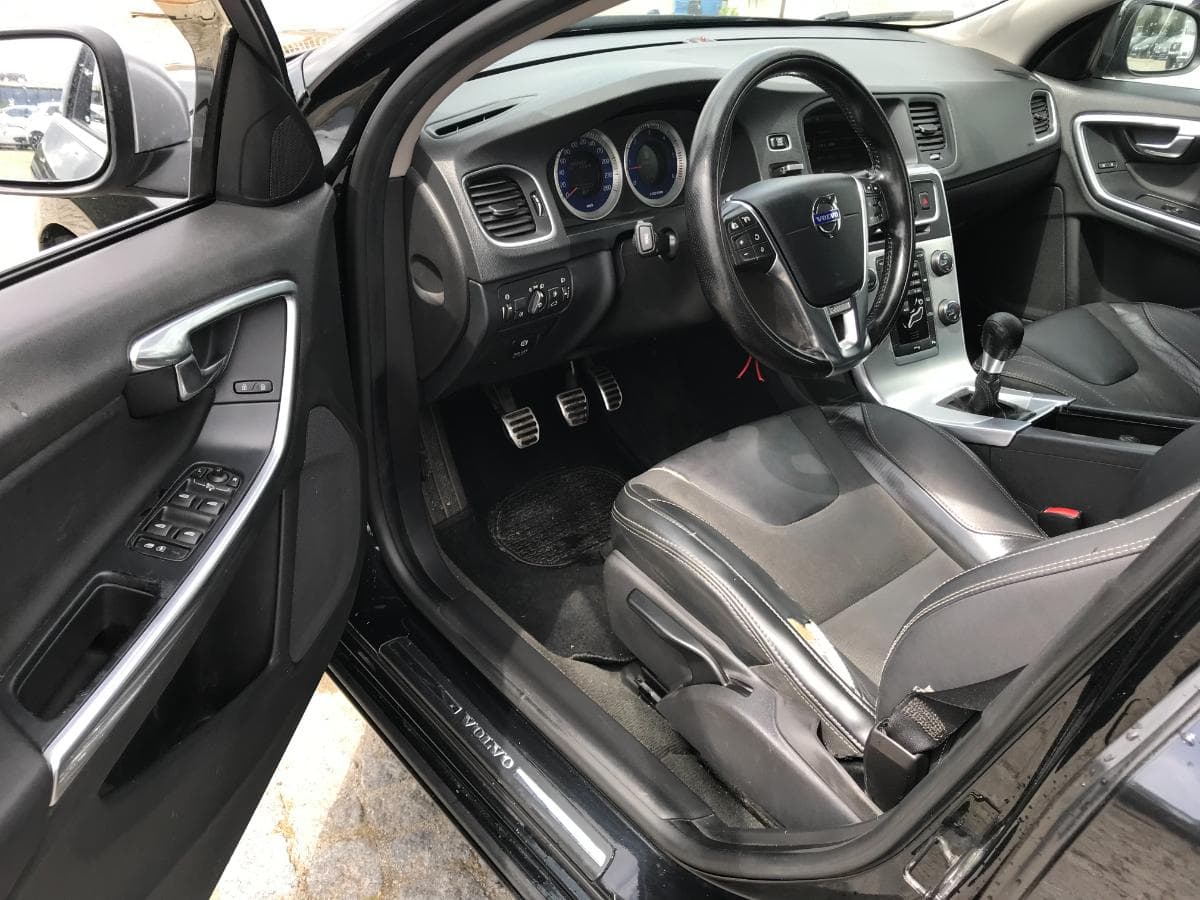 Volvo V60 D3 · Ano 2012 — imagem 21