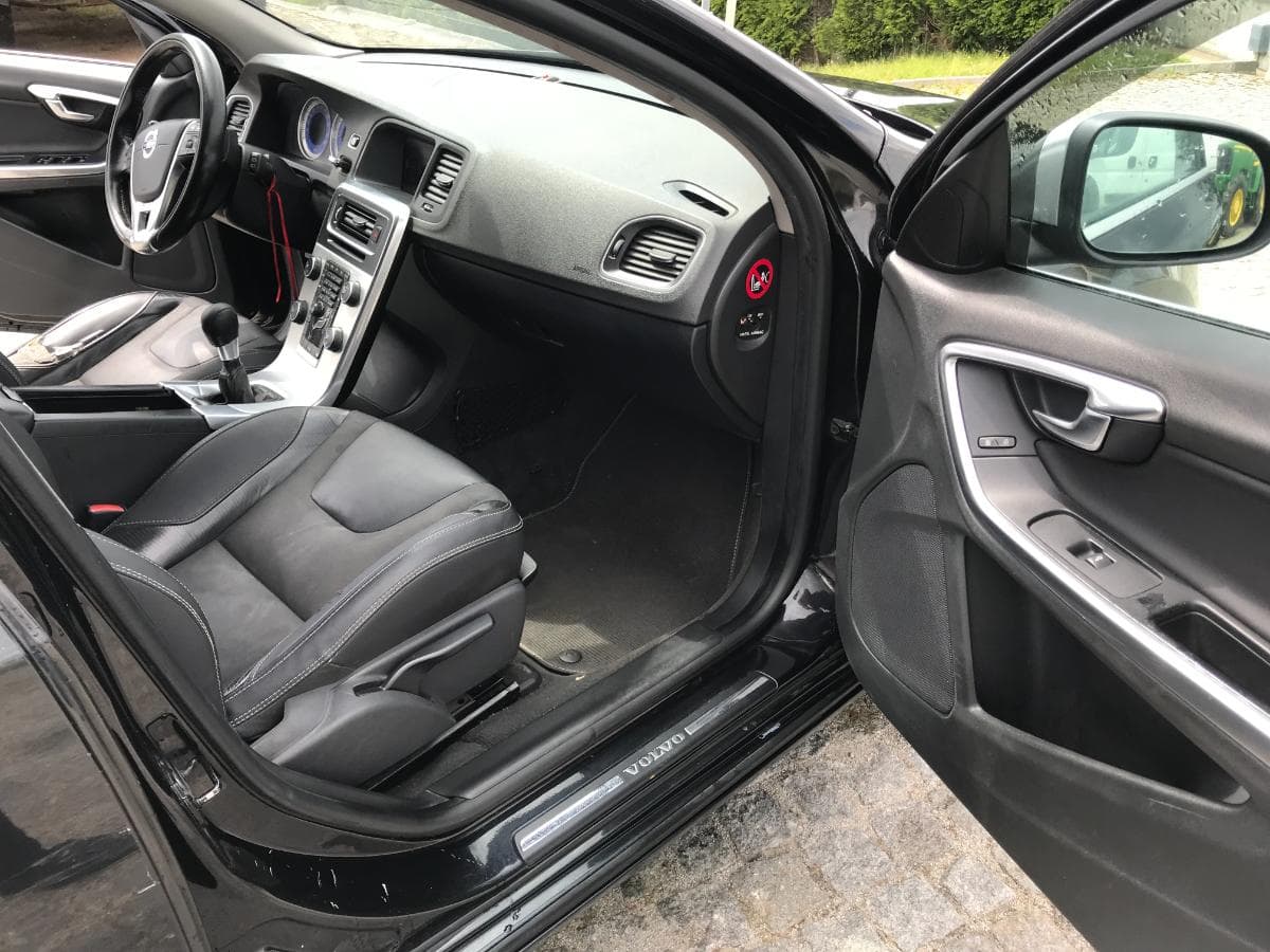 Volvo V60 D3 · Ano 2012 — imagem 23