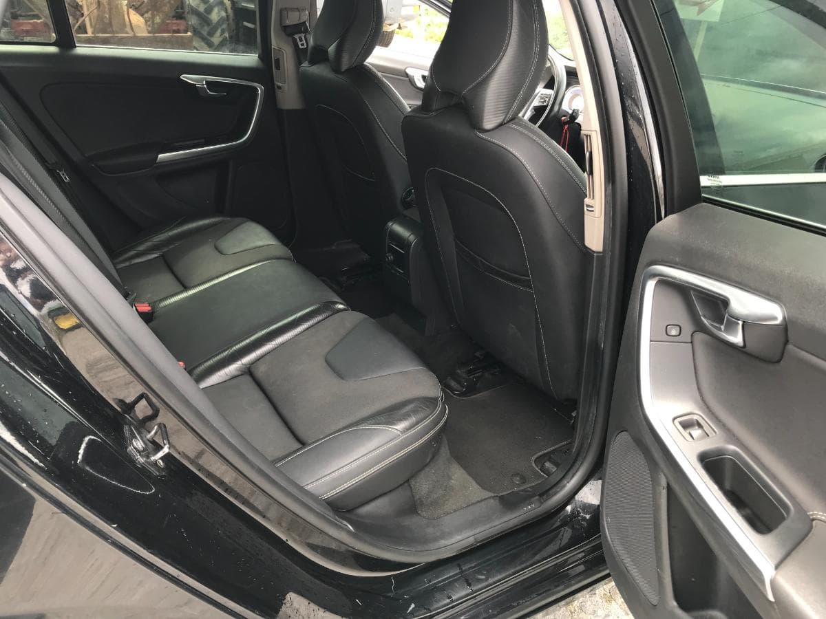 Volvo V60 D3 · Ano 2012 — imagem 24