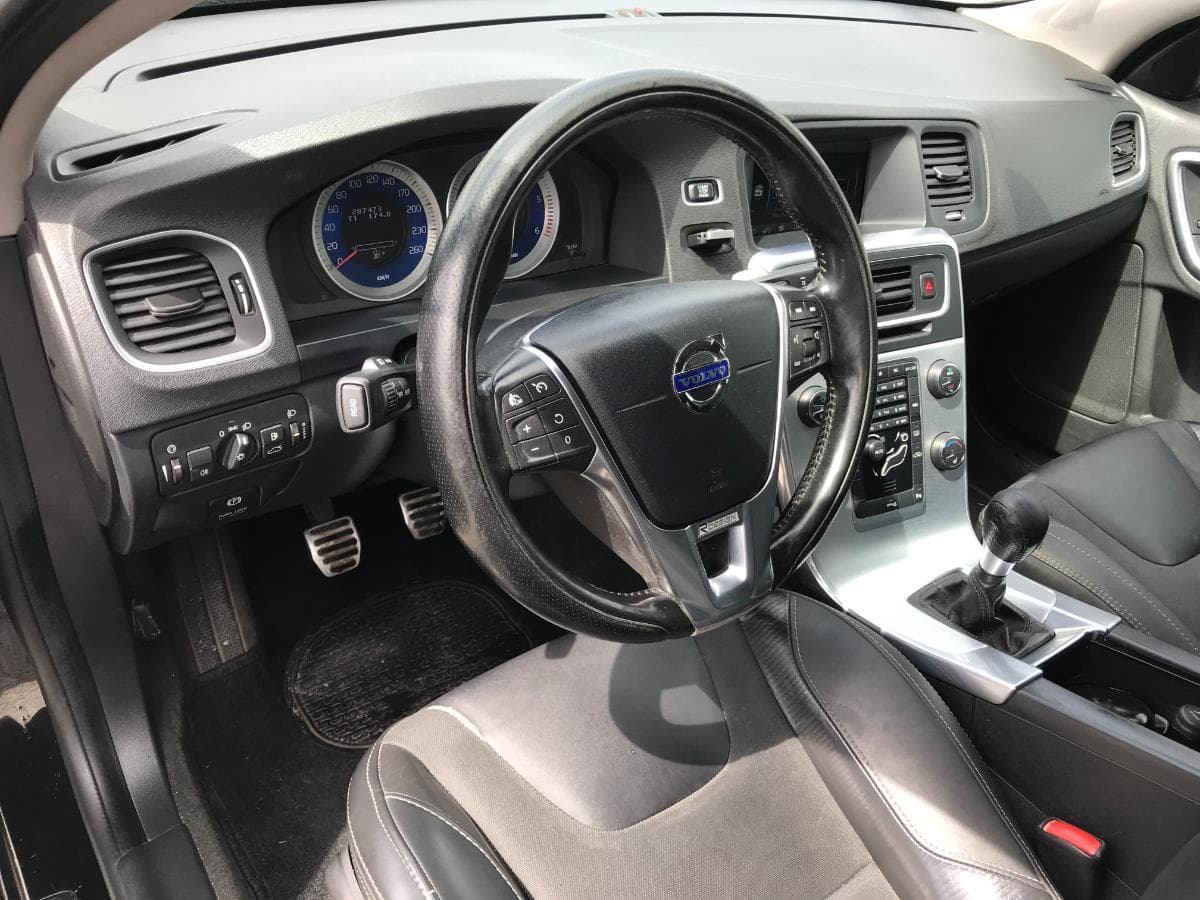 Volvo V60 D3 · Ano 2012 — imagem 29