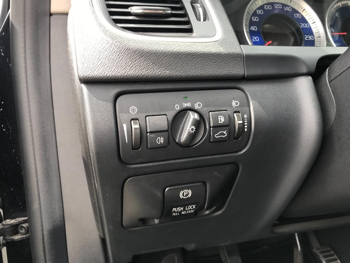 Volvo V60 D3 · Ano 2012 — imagem 30