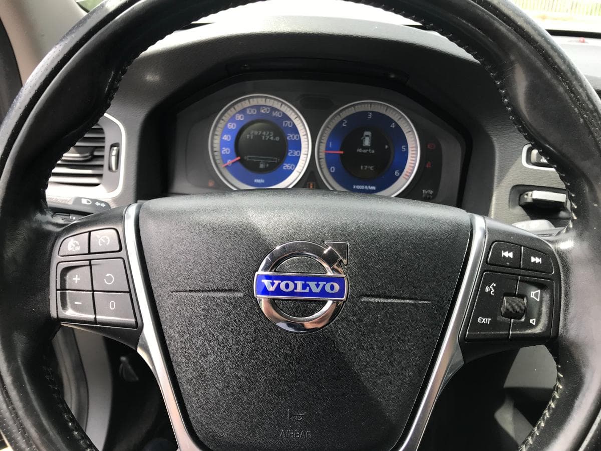 Volvo V60 D3 · Ano 2012 — imagem 36