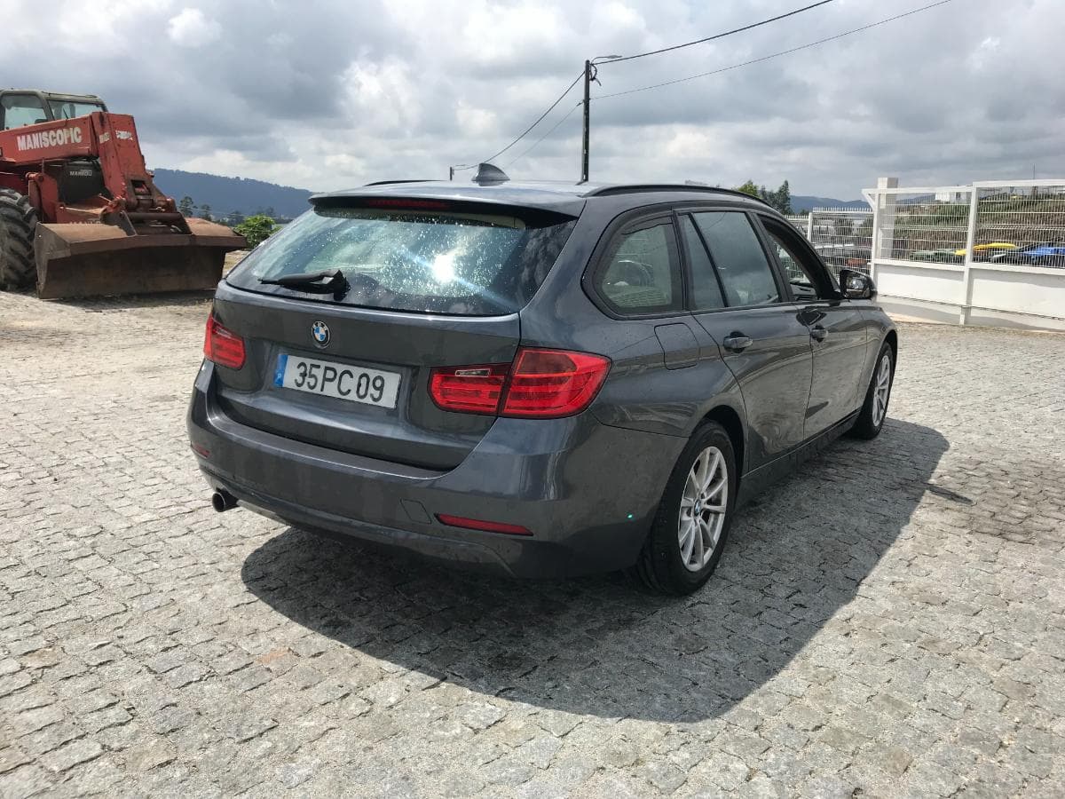 BMW 318 2.0D Touring · Ano 2014 — imagen 7