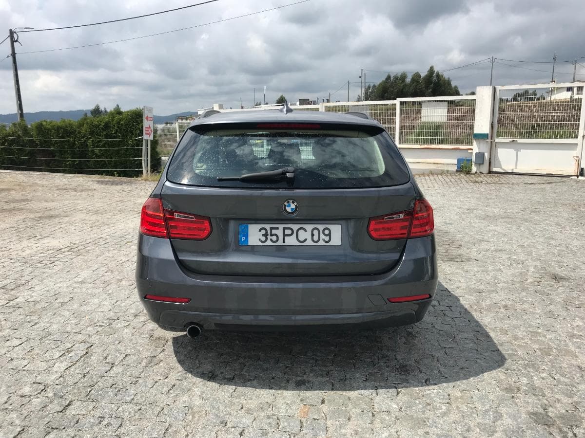 BMW 318 2.0D Touring · Ano 2014 — imagen 6