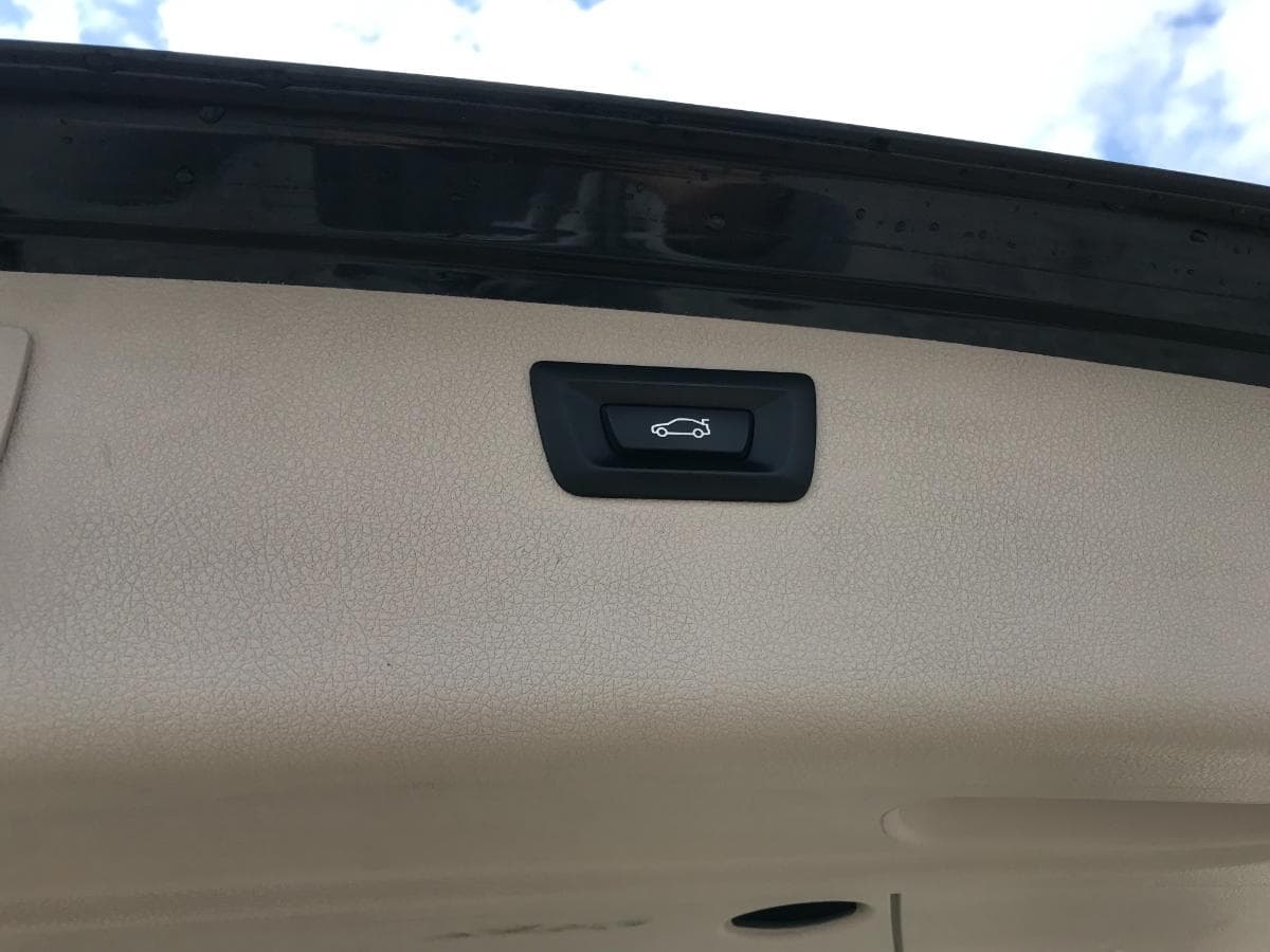BMW 318 2.0D Touring · Ano 2014 — imagen 10