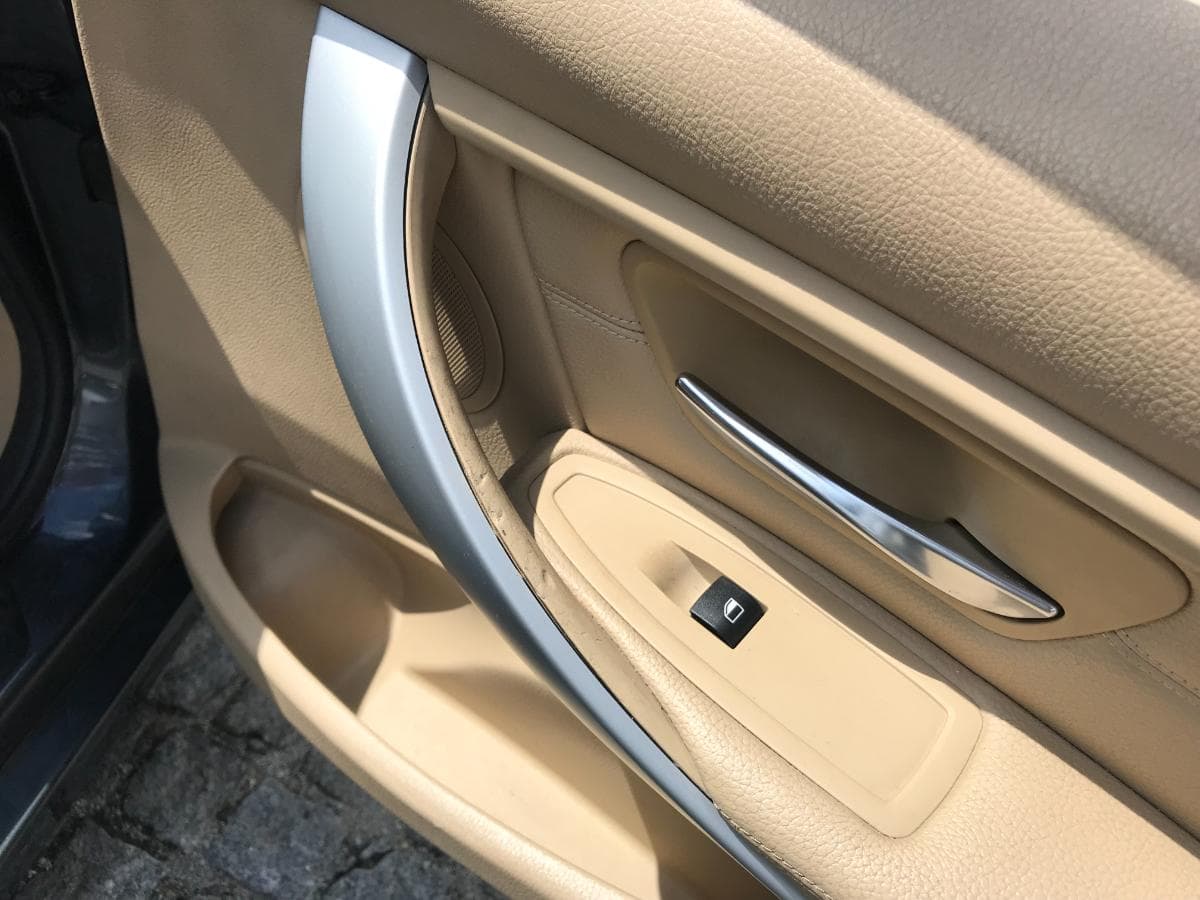 BMW 318 2.0D Touring · Ano 2014 — imagen 21